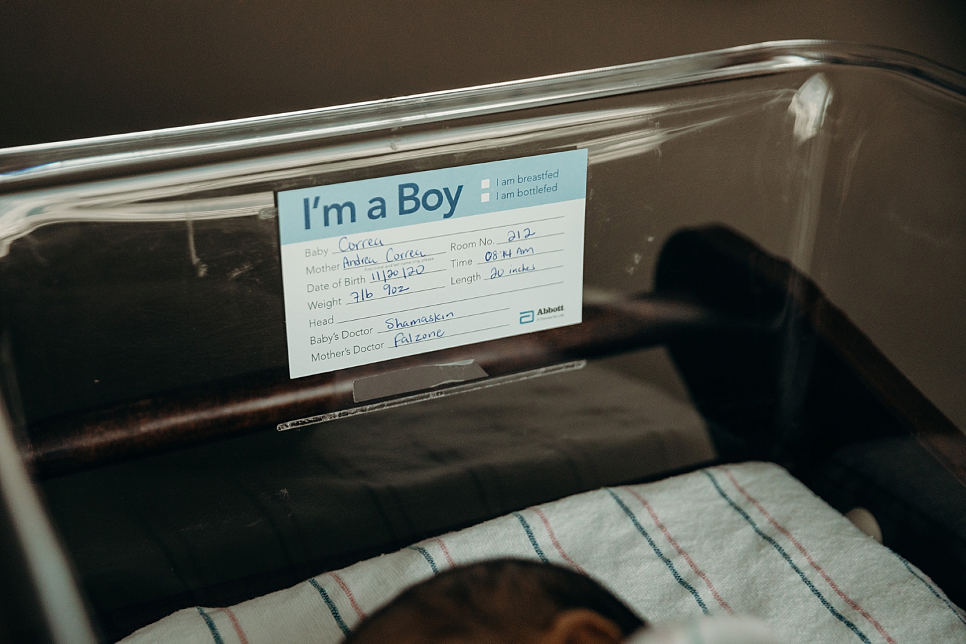 Sign saying "I'm a Boy" on Baby box South Florida Fresh 48 Newborn Photography by South Florida Family Photographer Maggie Alvarez Photography